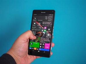 微軟Surface Phone再度曝光 折疊設(shè)計引領(lǐng)手機變革，平板與計算機軟件設(shè)計融合
